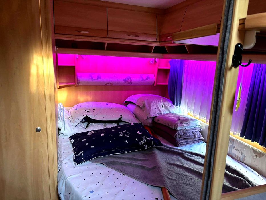 Rulotă Sprite Cirrus, an 2001, ideală pentru camping off-grid.