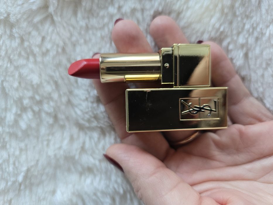 Гримове тестери Yves Saint Laurent (YSL) и Армани/ARMANI