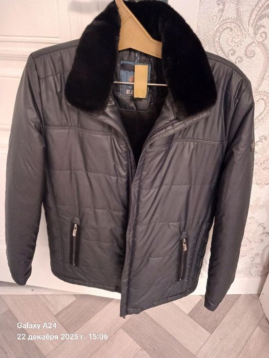 Продам куртку новую