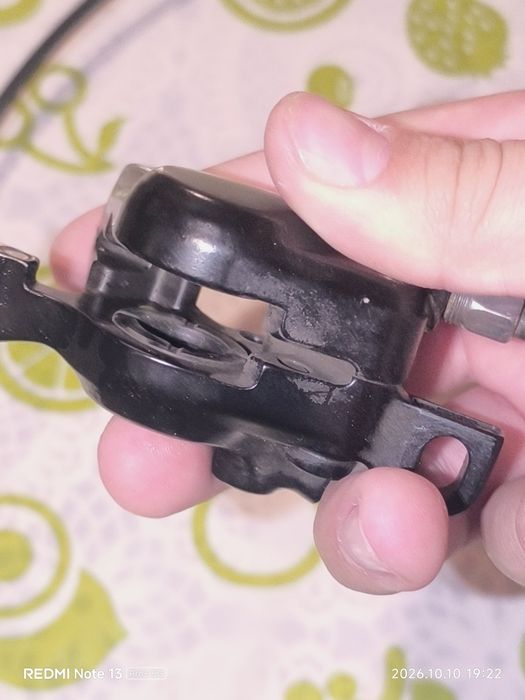 Продавам хидравлични спирачки shimano