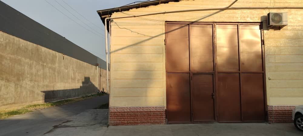 Arendaga joy Food City ni oldida