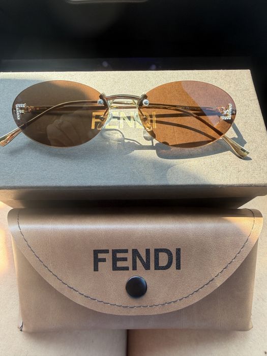 Ochelari de soare Fendi