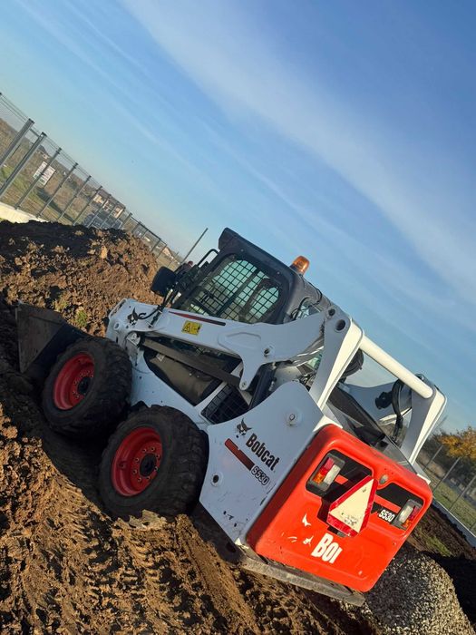Inchiriez mini excavator,  Bobcat , Cilindru Compactor !
