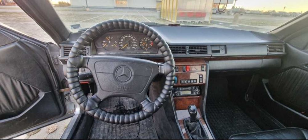 Продавам Mercedes-Benz W124 Coupe