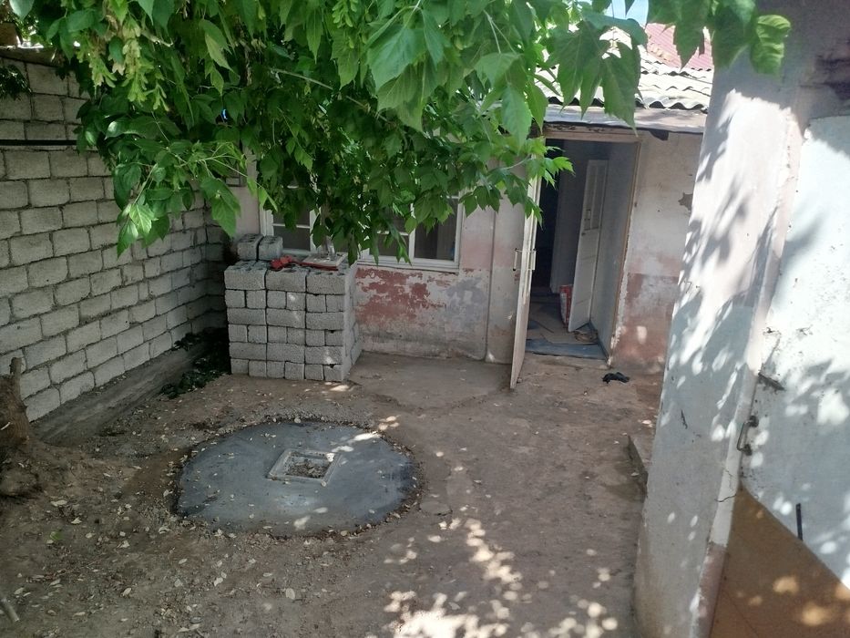Продаётся дом 1 сотка в городе Янгиюль на керпичном