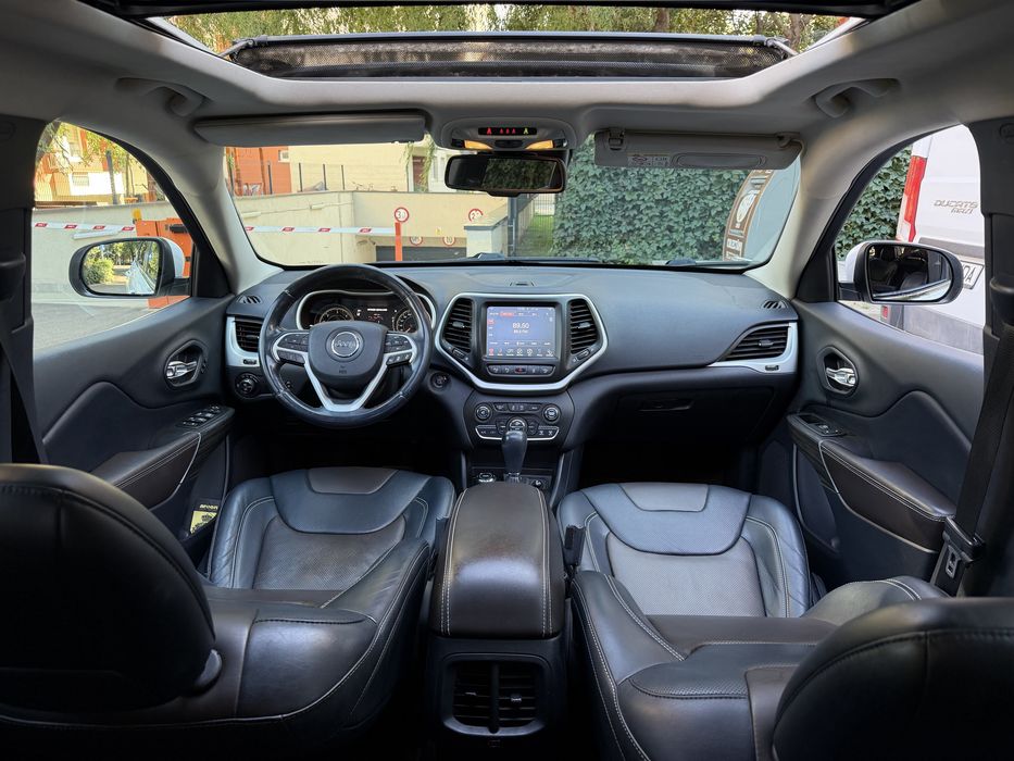Jeep Cherokee 2014 Automat / 170 CP / Panoramic / Ventilatie 8990 Euro