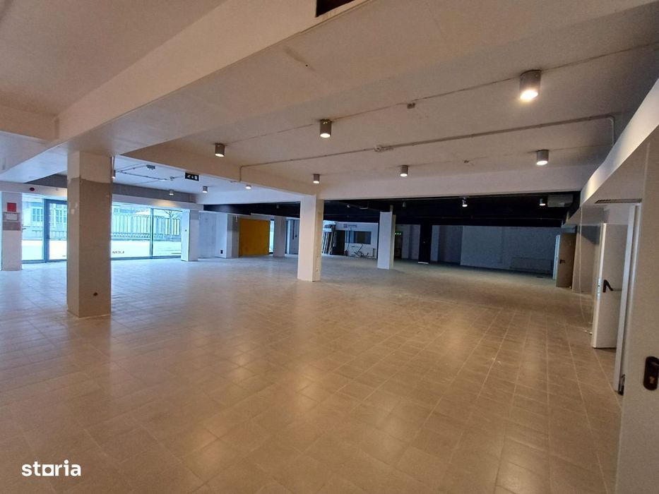 Proprietar, inchiriez spatiu comercial si birouri, 1.740 mp
