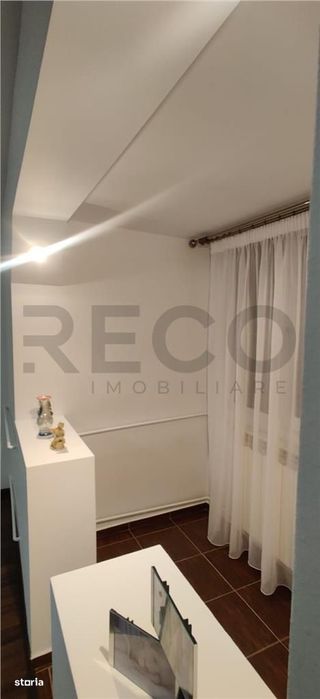 RECO . Apartament cu 2 camere . Rogerius .