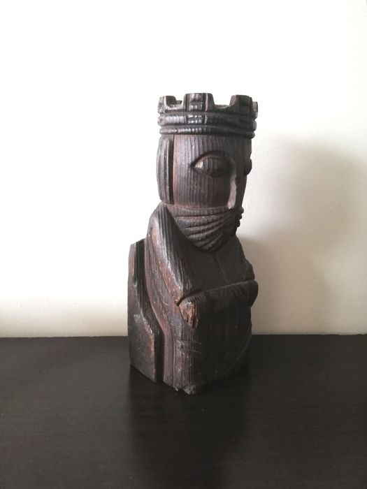 Дървени фигури на цар и царица. Ограничители за книги.