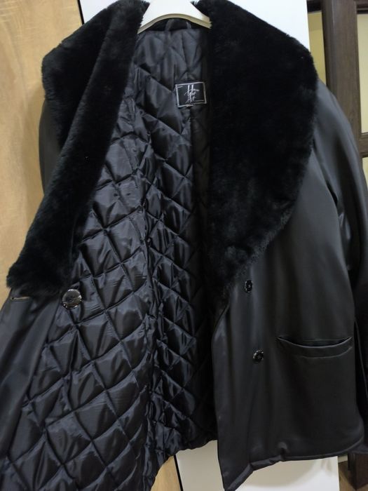 Geaca groasa ,matlasată ,de culoare neagra,pentru bust 130