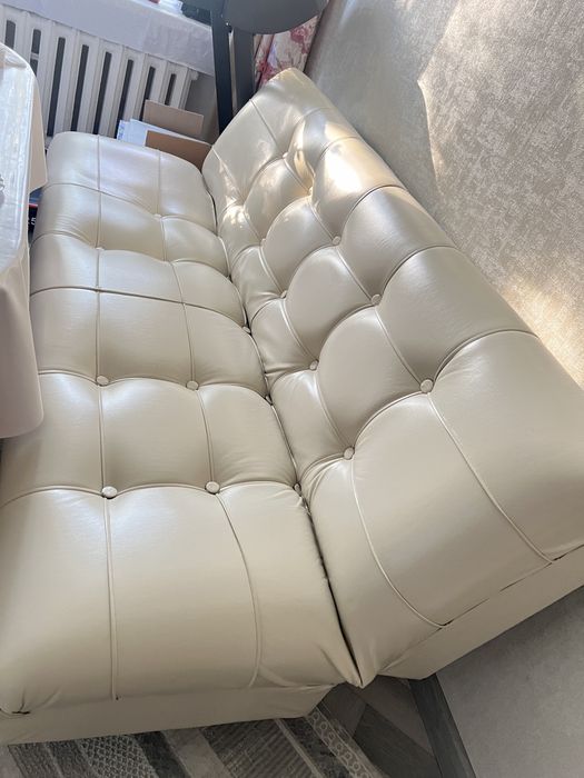 Диван продам ……………