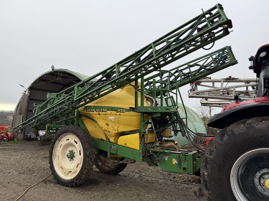 Instalatie erbicidat John Deere 832