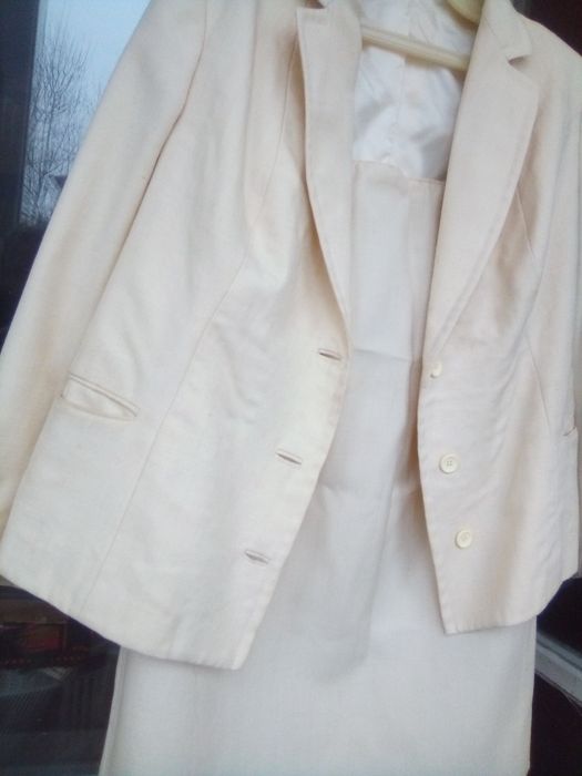 Дамски костюми, сака, манто