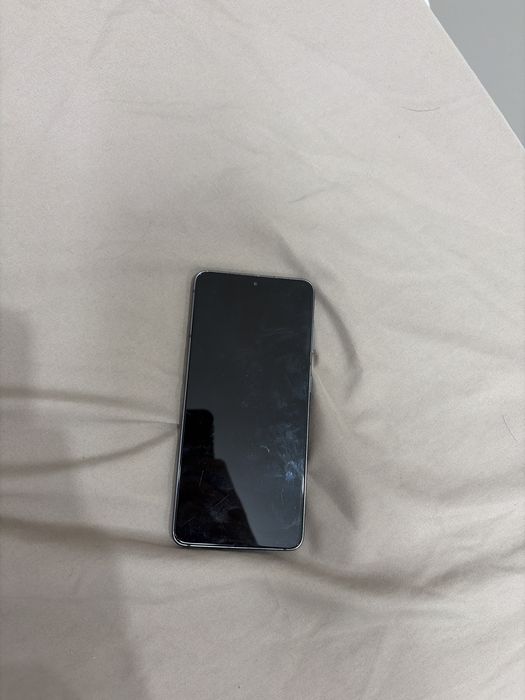 Телефон Samsung S21