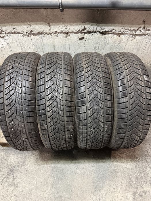 225/65/17 GoodYear 4бр дот22