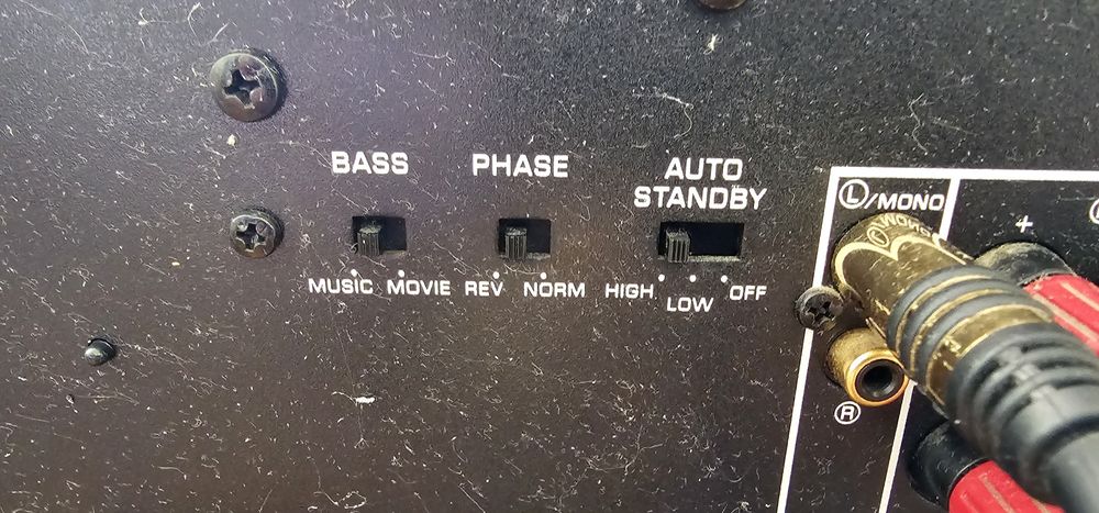 Yamaha YST-SW320 - Subwoofer - Watt - 10" - Black Ash