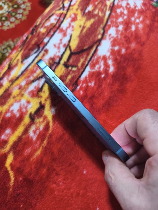 iPhone 14 pentru piese sau recarosare