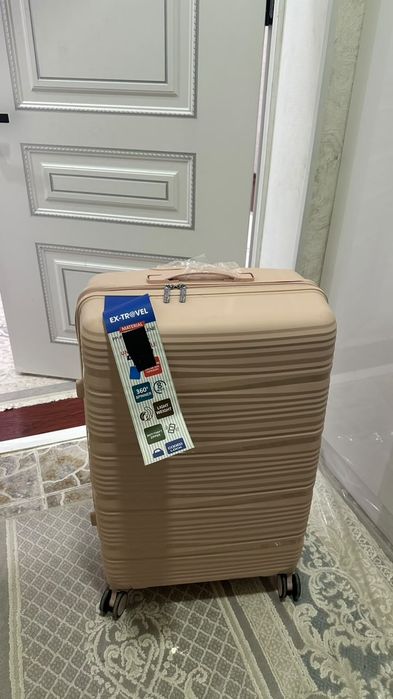 Новый чемодан сатылады