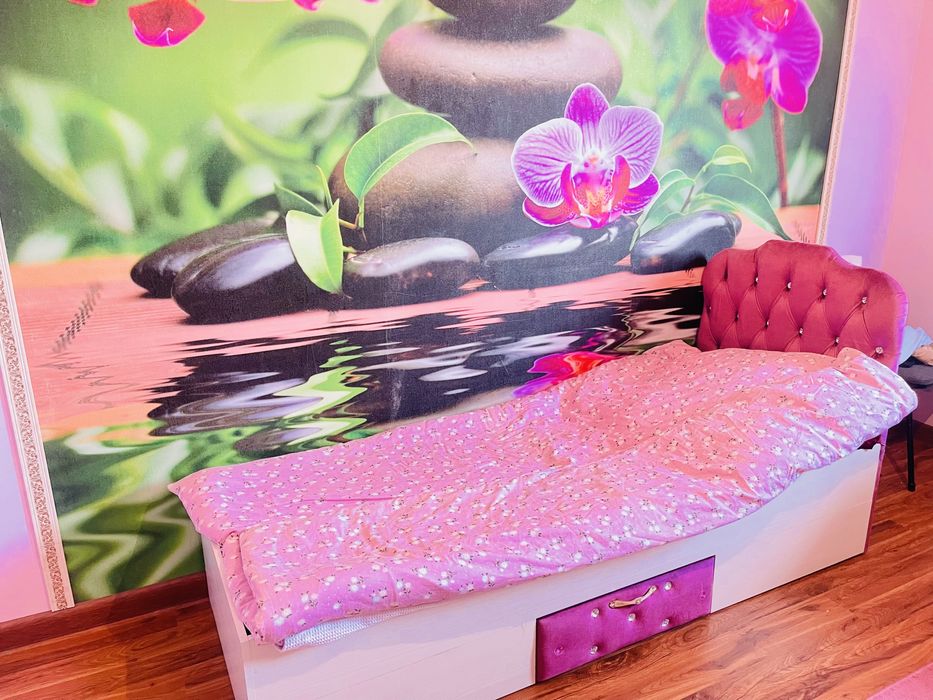 Кровать большой одинарный