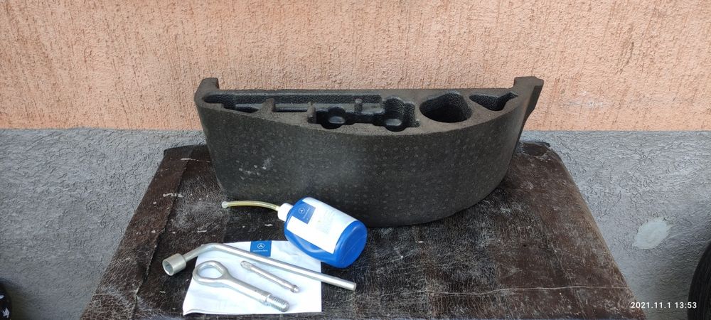 Оригинални ключ,кука,лепило с поставка за Мерцедес