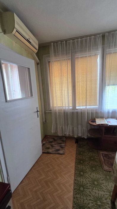 Продава се Четиристаен апартамент в Добрич, Център - 90 кв.м за 550 €/кв.м - Снимка #2