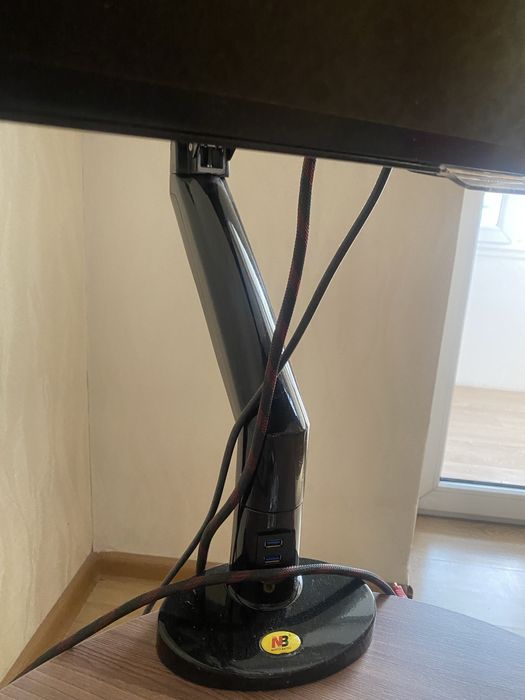 Монитор Philips 323E7Q диагональ 32 вместе с держателем