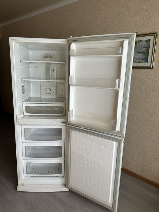 Продаю холодильник LG No frost!