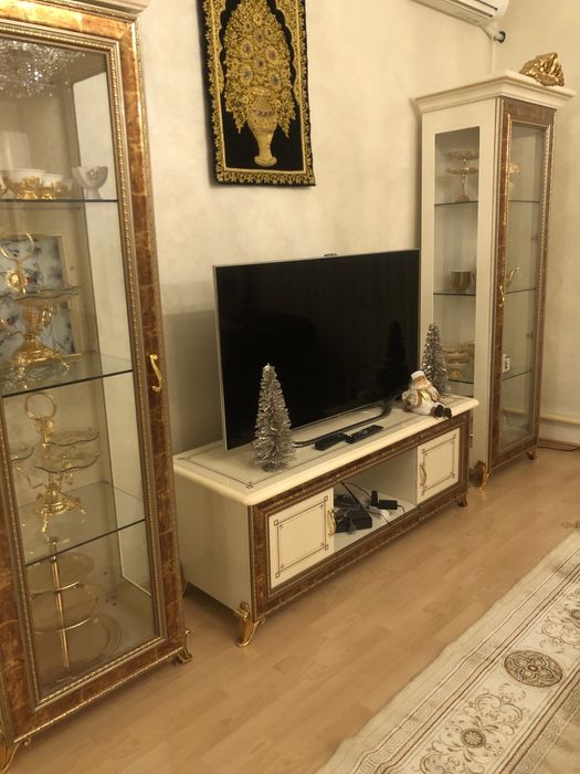 Мебель , стол стулья для гостинной