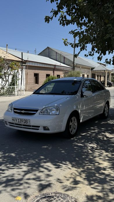 Лассетти 1.8 автомат 2011