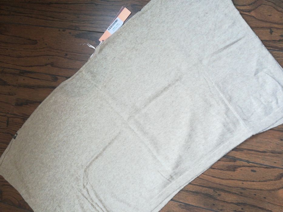 Ново цветно пончо