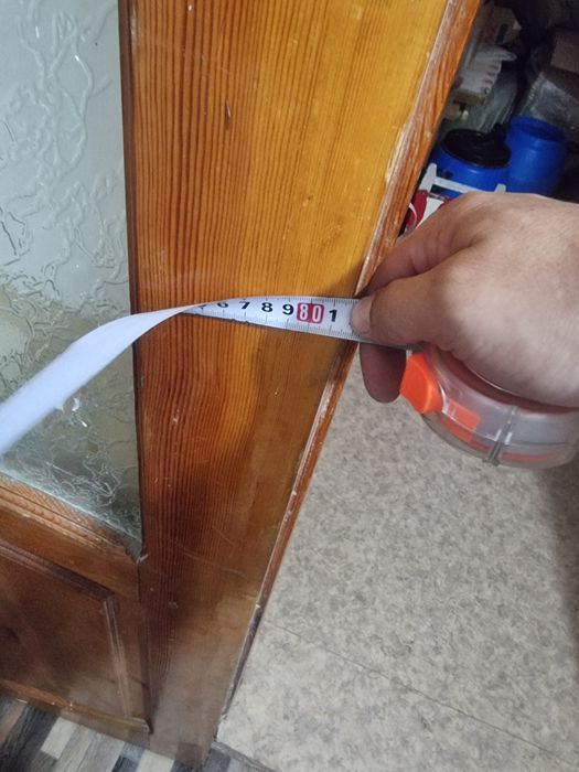 Двери 2 штуки с косяками