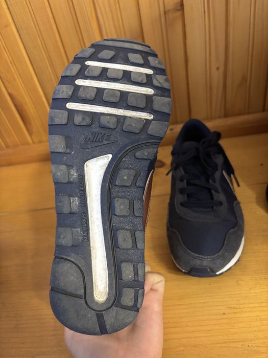 Тъмно сини маратонки Nike