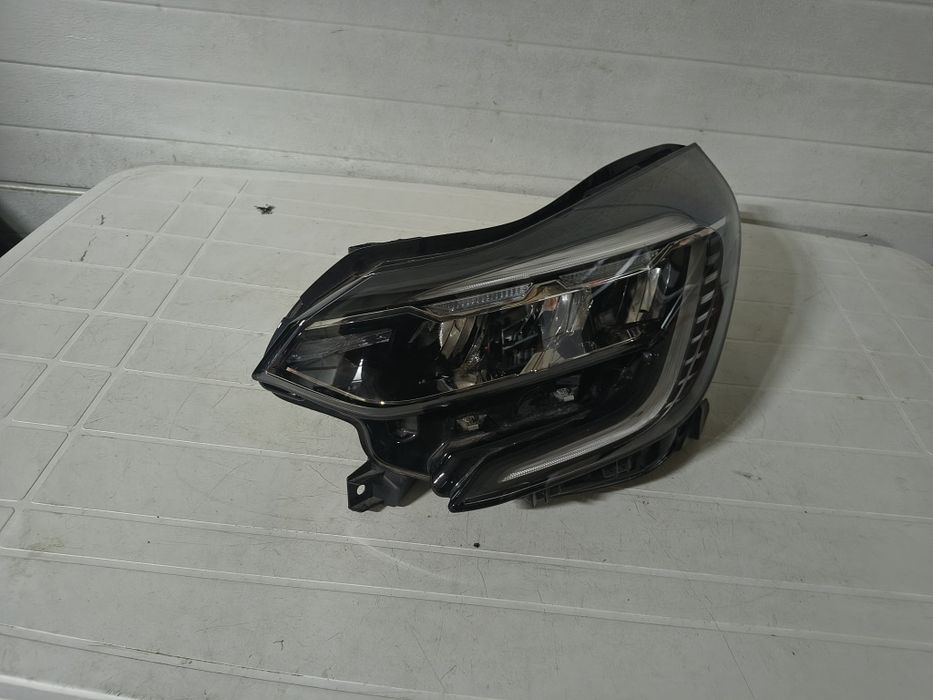 Far stânga captur 2 cod 269690734R