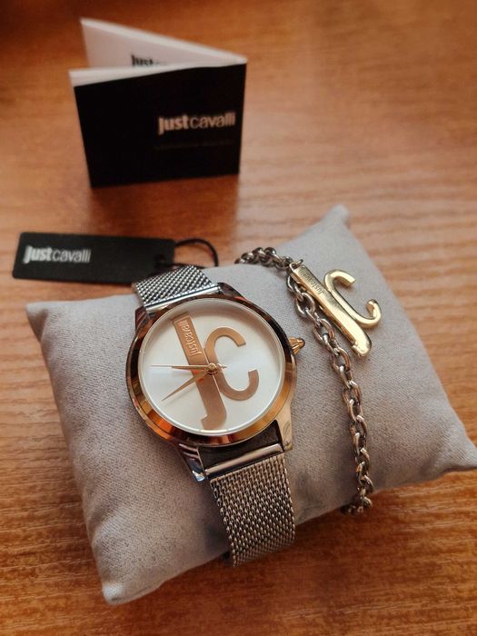 Елегантен дамски часовник с верижка Just Cavalli + гривна