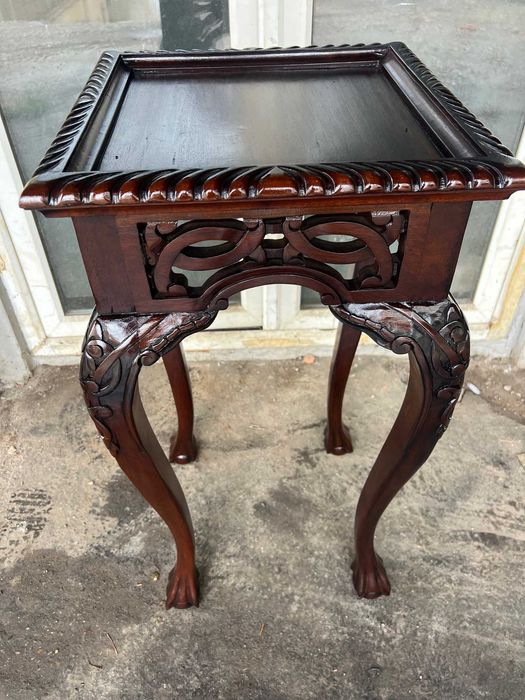 Piedestal Chippendale,recent reconditionat!