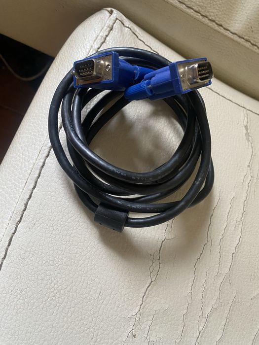 Cablu vga 1,5m 5lei/bucata