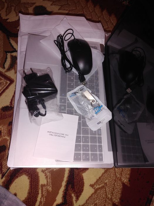 Noutbuk yengi ishlatilmagan!!!