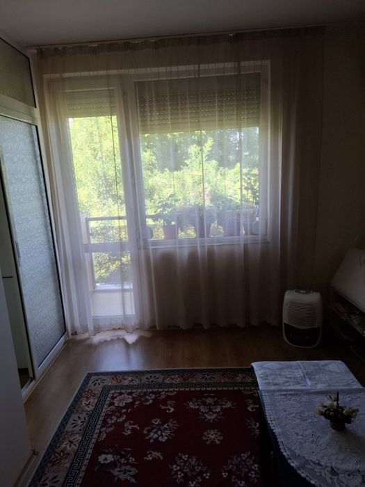 Давам под наем тристаен в кв.Студ.град дългосрочно