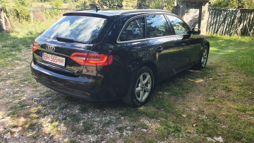 Audi A4 Avant 2013 Quattro 177 cp Xenon navigatie incalzire in scaune  senzori parcare start-stop cornering