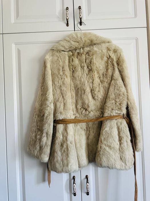 Haina de blana naturala , masura L  , culoare crem spre alb