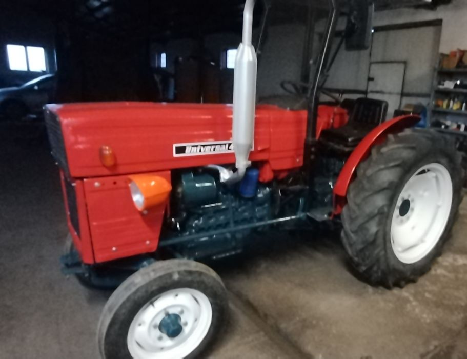 Tractor Universal 445 VR