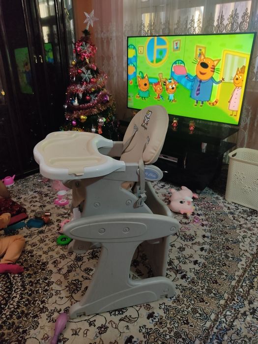 Срочно продаёт столик для кормления 3 в 1