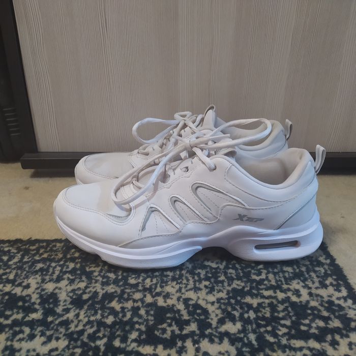 оригинальные кроссовки Xtep