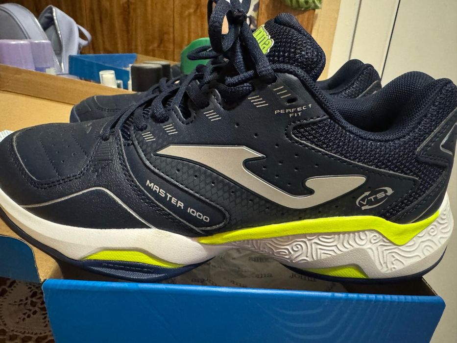 Продавам маратонки за тенис на корт Joma!