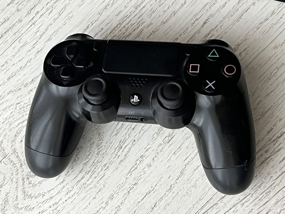 Consola Sony PS4 slim   , firmware 9.00, 500Gb comtroller original