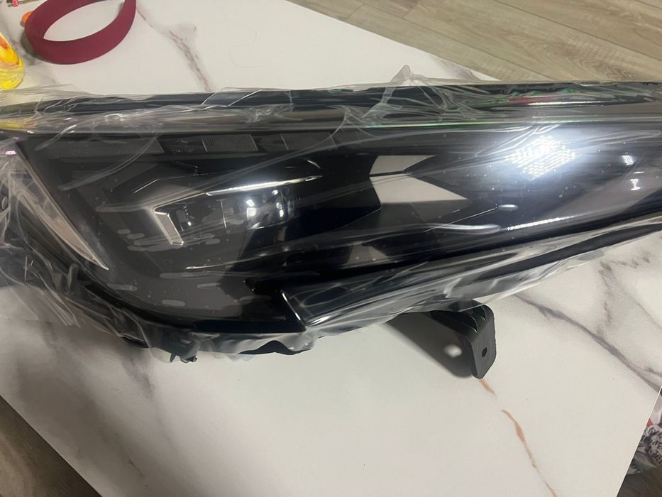 Продам фару на Changan X5 Plus