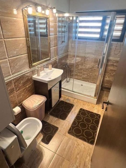 Apartament in CENTRU foarte Modern | 0 LEI ÎNTREȚINERE  cu vedere bilaterala + PARCARE GRATUITĂ si VIDEOINTERFON