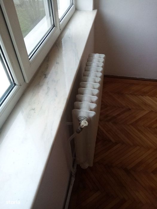 Apartament 4 camere decomandat,Simeria- zonă centrală