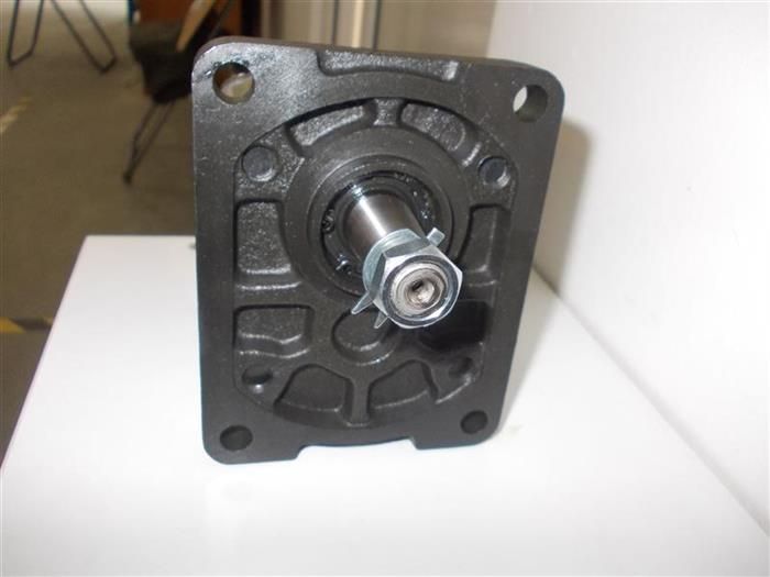 Pompa hidraulica tractor utb fiat u445 u650 universala pompe