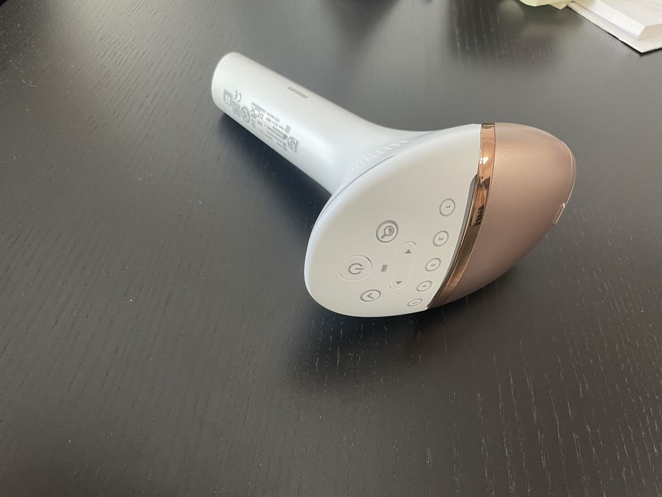 NOU!!! Epilator IPL Philips Lumea Seria 9000